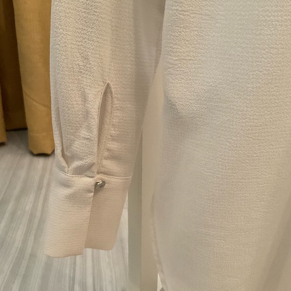 H&M Size 4 White Modern Blouse - Picture 3 of 4